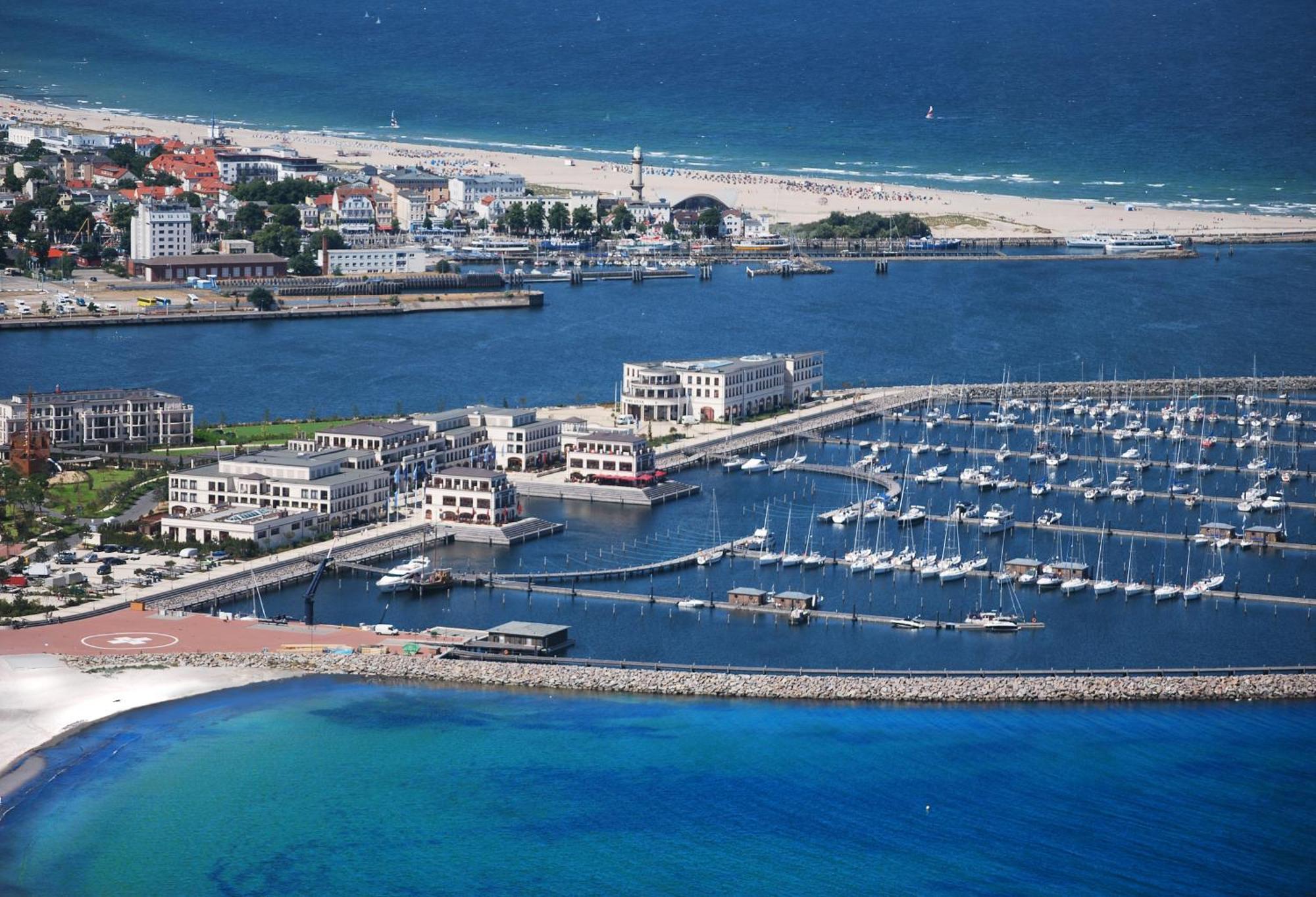 Yachthafenresidenz Hohe Duene Hotel Rostock Exterior foto Marina del Rey